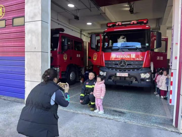 _萌娃走进消防_沈阳消防参观