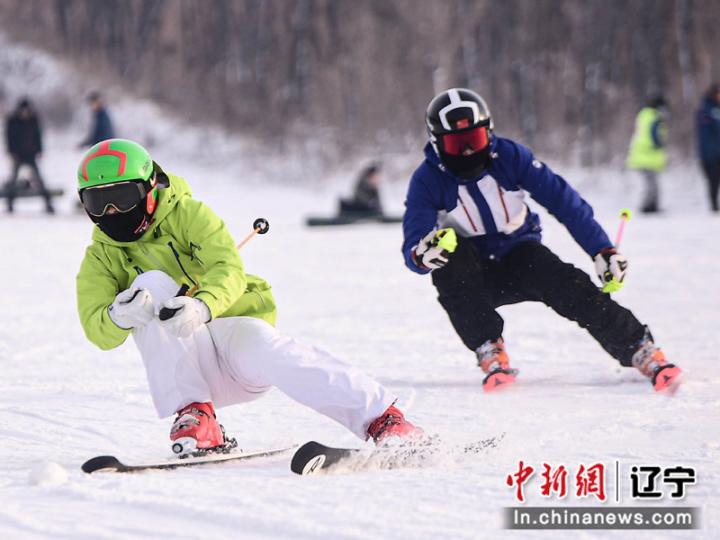 怪坡国际滑雪场冰雪大狂欢：虎啸狮吼震撼来袭，万人雪上蹦迪等你来